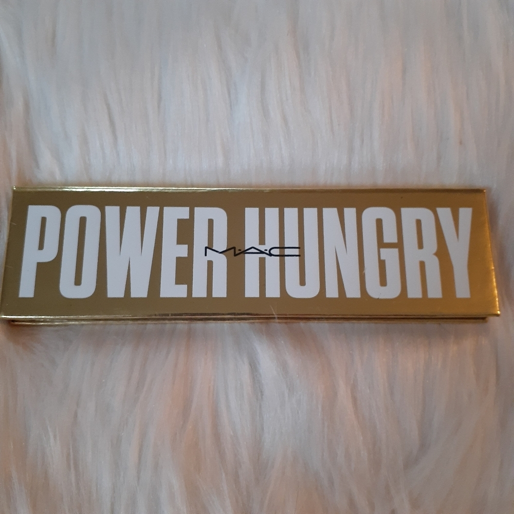 MAC Power Hungry Palette
